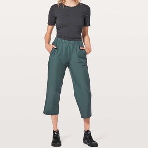 Lululemon Next Move Crop *23" size 10